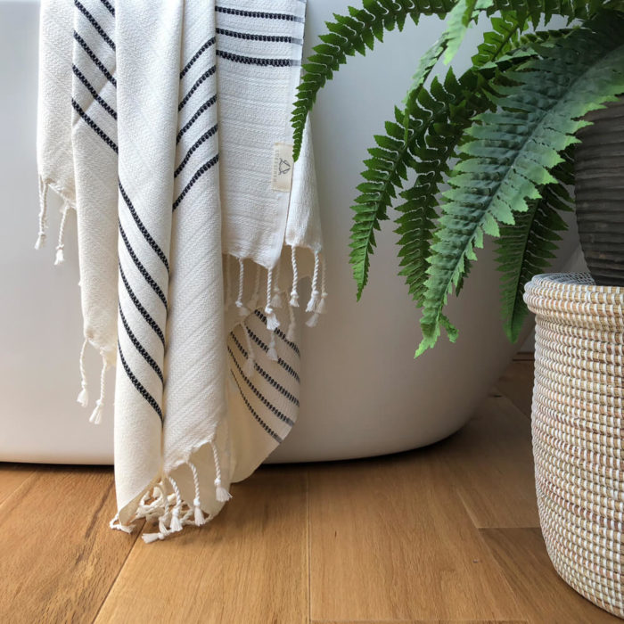 Turkish peshtemal handmade in bamboo and (non GMO) cotton blend. Beautiful as a minimalist yet luxurious bathroom towel, scarf or blanket. Pack down small and dries fast. 95 x 190 cm