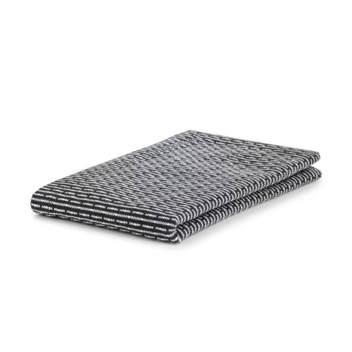 Kitchen cloth and wash cloth in organic cotton by The Organic Company. Available in several cool Scandinavian design colours, for your ethical kitchen! Seen here in evening grey.