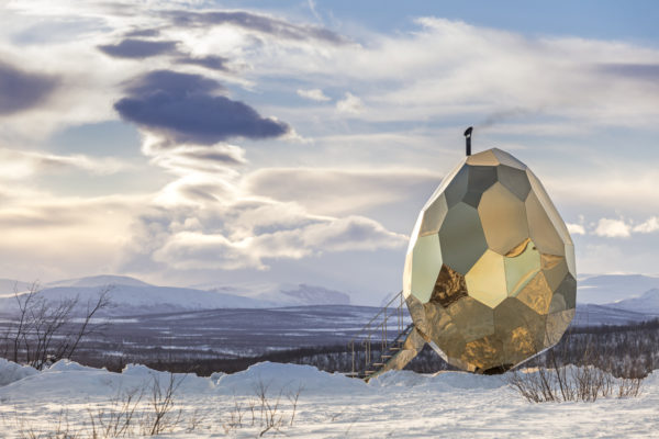 The outdoor sauna was specially commissioned for Kiruna as a place to bring the community together. A town displaced by the iron ore mining industry, the sauna is intended as a place to meet, socialise and discuss. The Solar Egg, perched in the spectacular northern landscape.