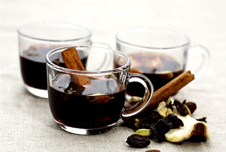 mulled wine recipe Swedish glogg recipe with cinnamon, cloves and angostoura bitters