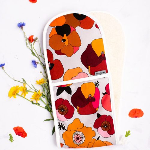 Beautiful, bold and colourful floral oven gloves (double) - a unique poppy design with soft, heatproof towelling back made in the UK from 100% natural cotton. Colours: Red, Pink or Blue colourway (seen here in red). 80x20cm Perfect for a housewarming gift, birthday gift for the keen chef, or a passionate foodie Christmas gift for the expert or aspiring cook and baker. Match with the Poppy tea towel for a full colour explosion!